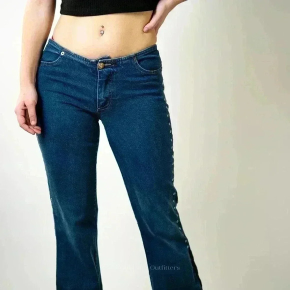 Vintage Y2K Flare Seamless Low Rise Studded Jeans - 4 - Picture 10 of 11